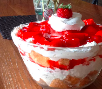 “Strawberry Angel Food Dessert: A Light and Sweet Delight”